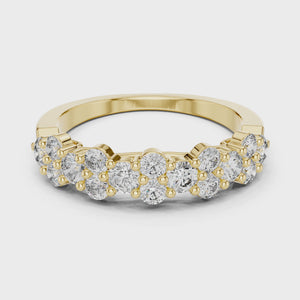360 degree video of 0.9 CTW round cluster lab grown diamond anniversary band